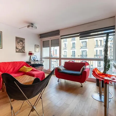 Modern 2bd W Balconymenilmontant