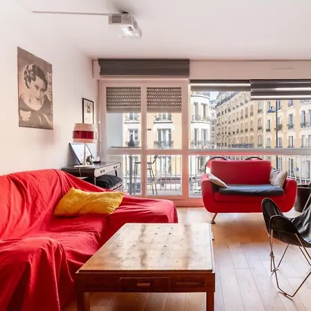 Modern 2bd W Balconymenilmontant