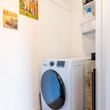 Modern 2bd W Balconymenilmontant * パリ
