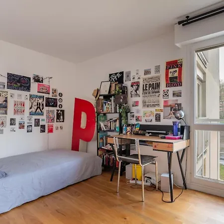 Modern 2bd W Balconymenilmontant Apartment Paris
